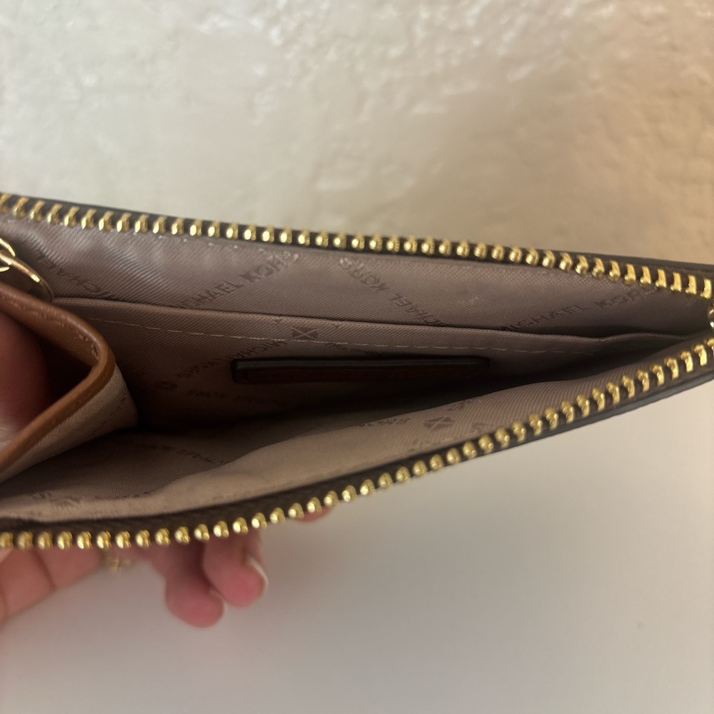 Michael Kors Dark Brown Monogram wallet - Picture 3 of 3